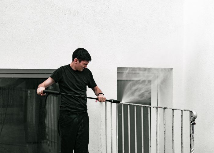 Balcony railing cleaning