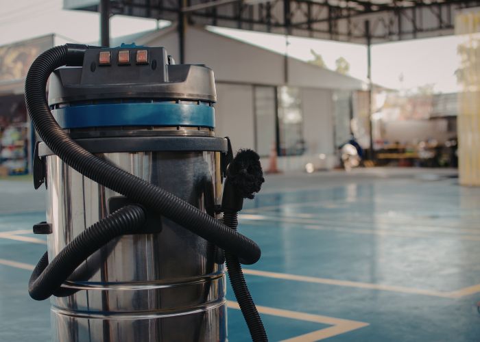 Industrial floor deep cleaning