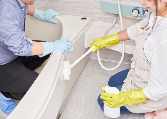 deep bathroom cleaning 5