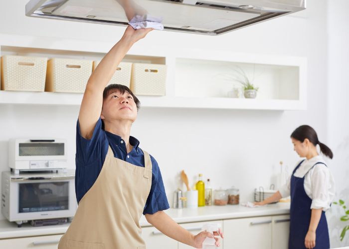 deep cleaning kitchen 2